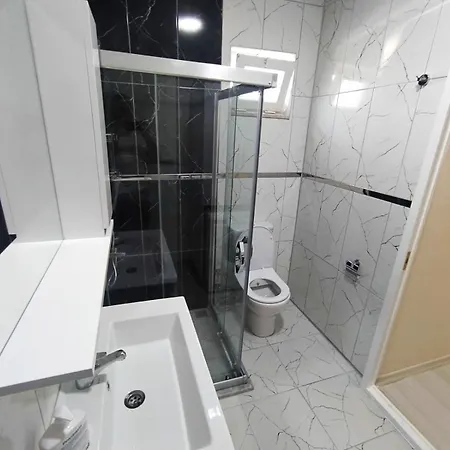 Atapark Havuzlu Tam Muestakil Korunakli Hotel 3*